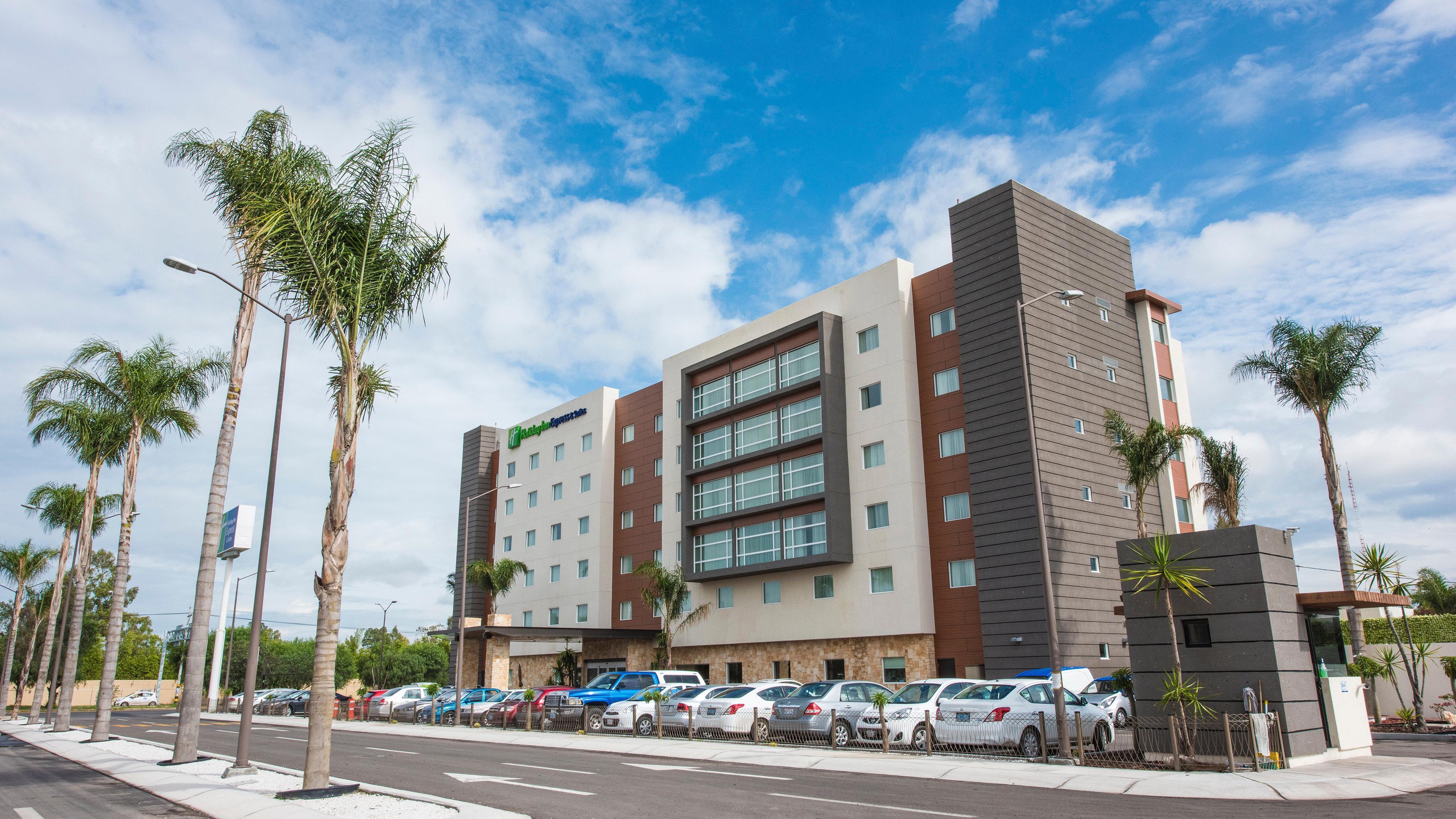 Holiday Inn Express And Suites Celaya By Ihg Exterior photo