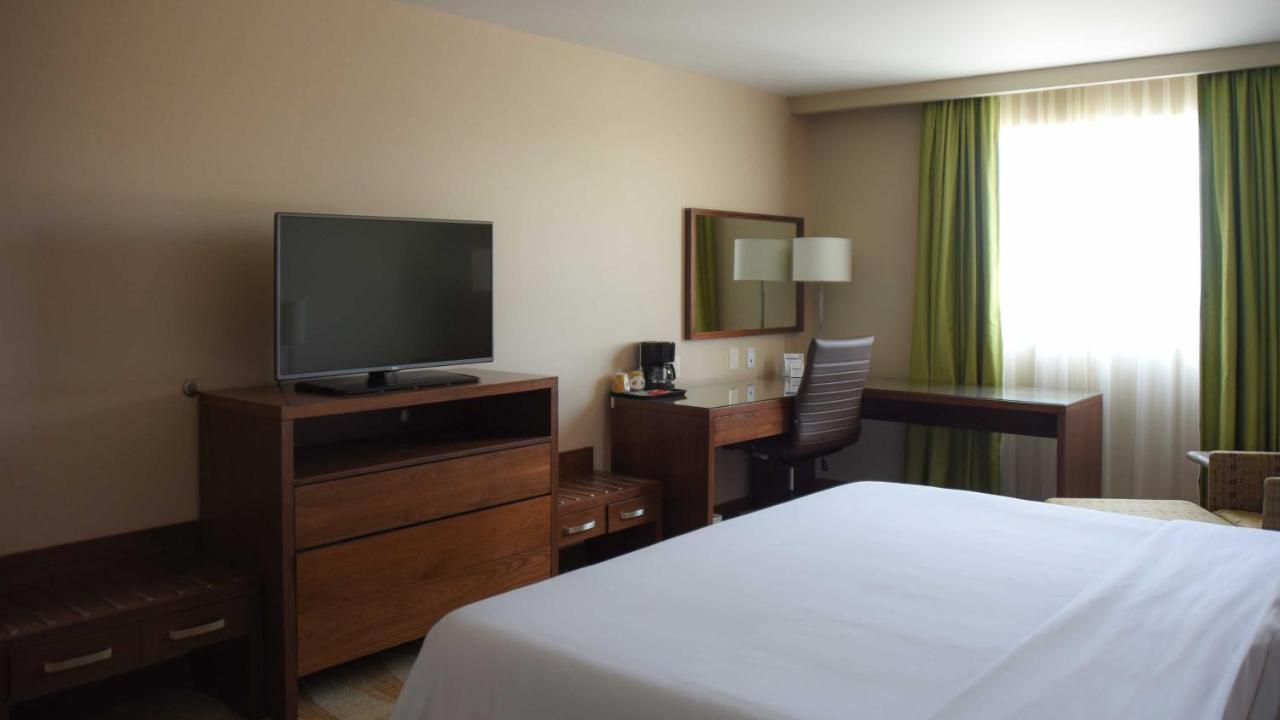 Holiday Inn Express And Suites Celaya By Ihg Exterior photo