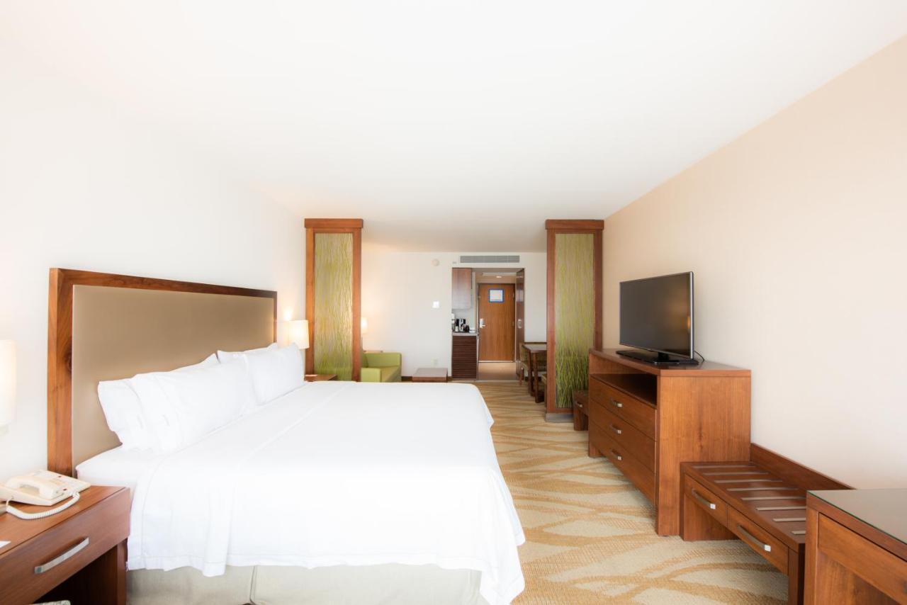 Holiday Inn Express And Suites Celaya By Ihg Exterior photo